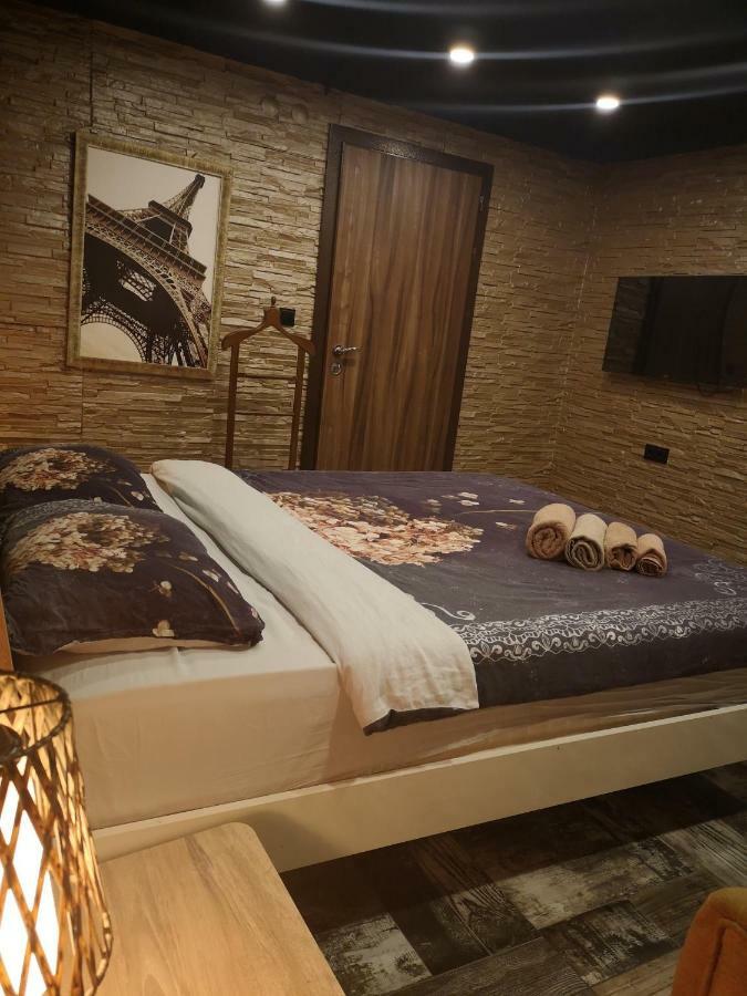 402- Black House Jakuzi Ve Klimali Daire